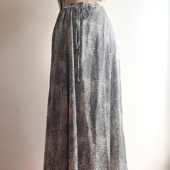 Satin maxi skirt - Picture 5 of 6